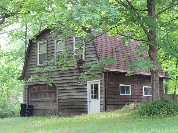 Workshop w/ upstairs apt