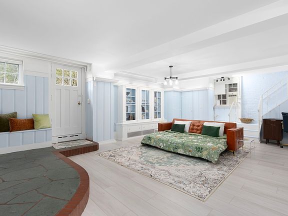 5th image of 288 Benefit St #1