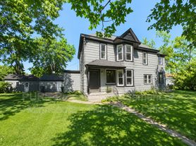 637 Earl St, Saint Paul, MN