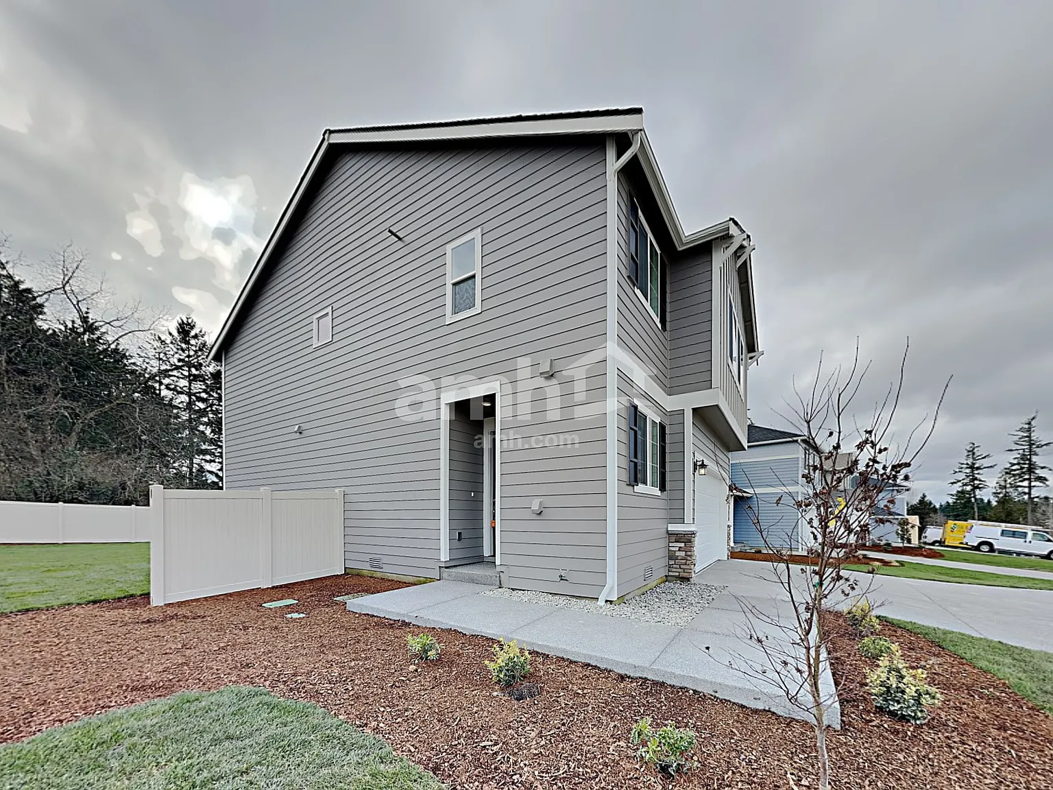 4 bed, 2.5 bath, 1908 sqft, $3,080 — Photo 2