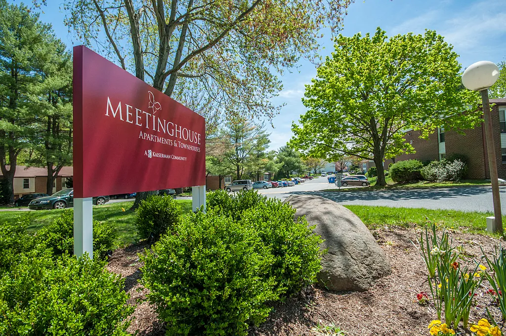 Meetinghouse Apartments & Townhouses — Photo 2