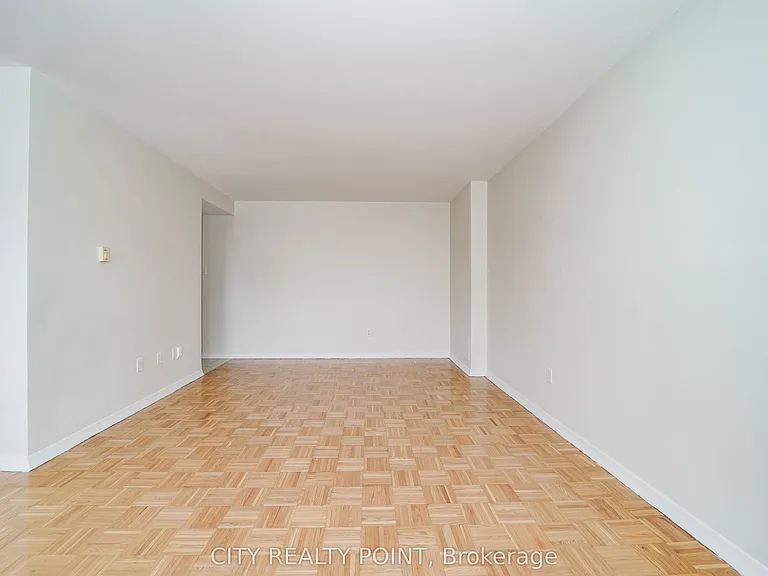 55 Isabella St #906 — Photo 5