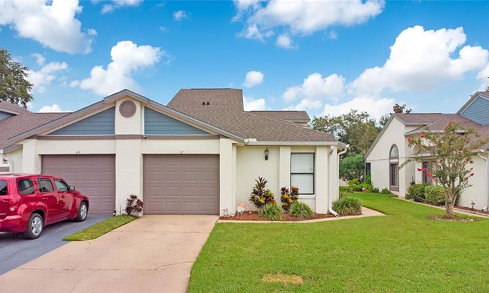 112 Lakepointe Cir