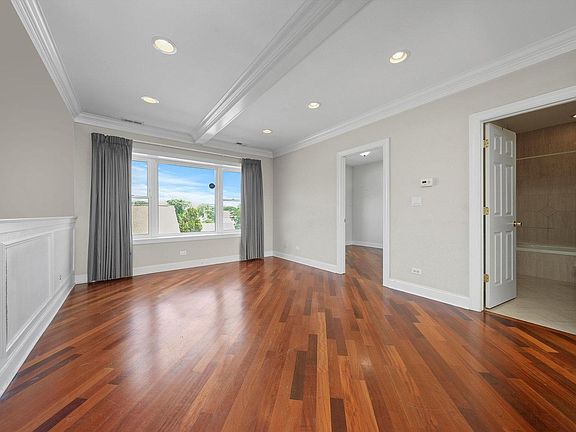 4th image of 3337 W Belle Plaine Ave APT 3C