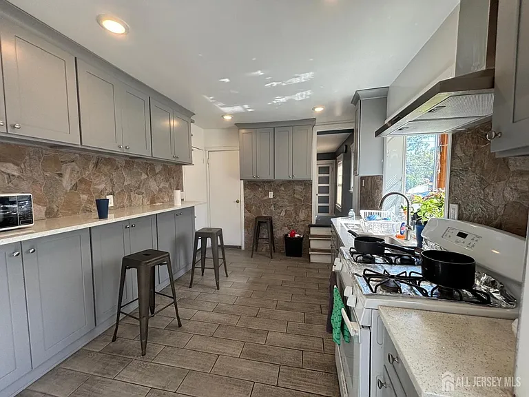 220 S Washington Ave — Photo 7