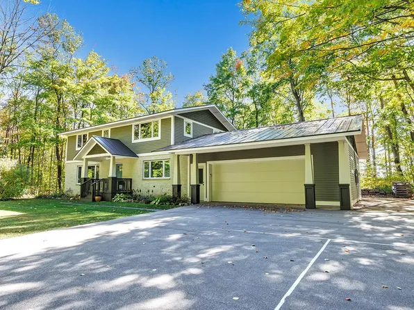 7826 Memorial Dr, Egg Harbor, WI 54209