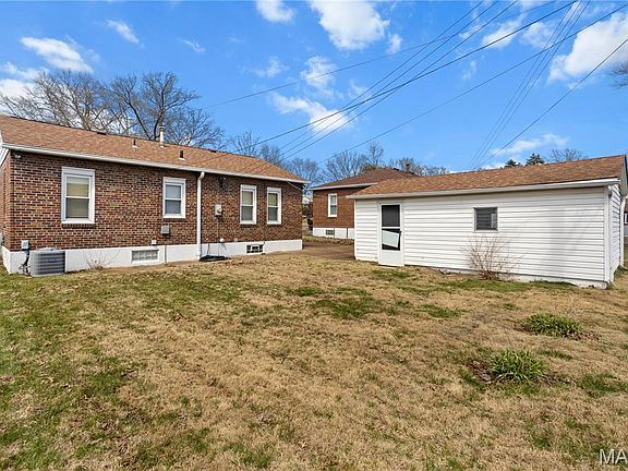 4th image of 7124 Marwinette Ave