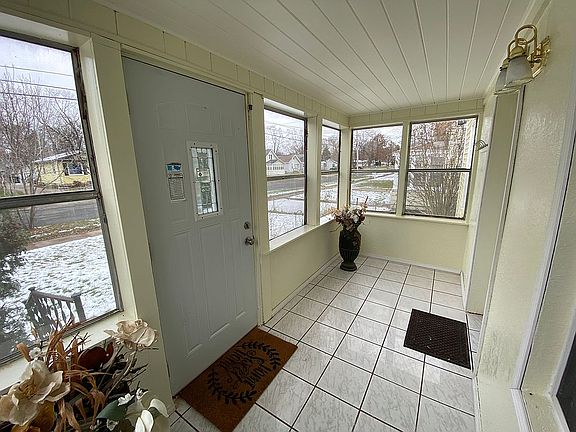 3rd image of 120 Janet St SE