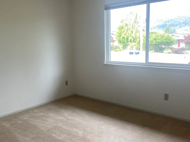 7358 Oakmont Dr — Photo 14