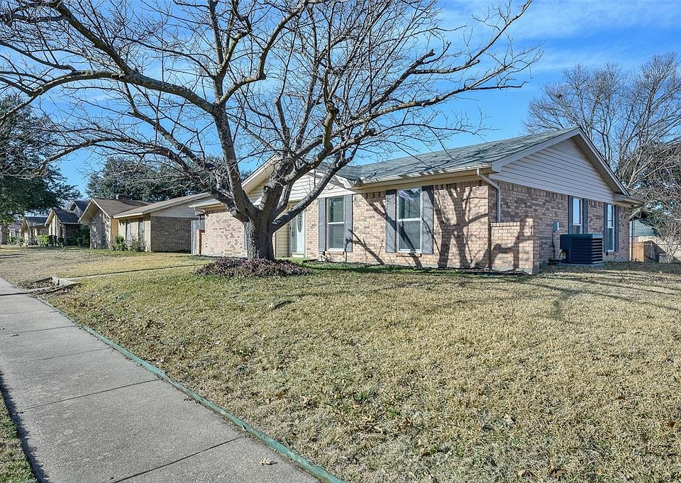 1st image of 2301 Village Green Dr