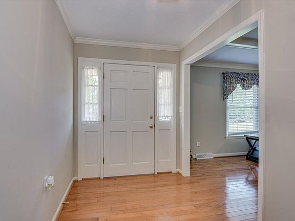 5th image of 105 Kalmia Forest Dr