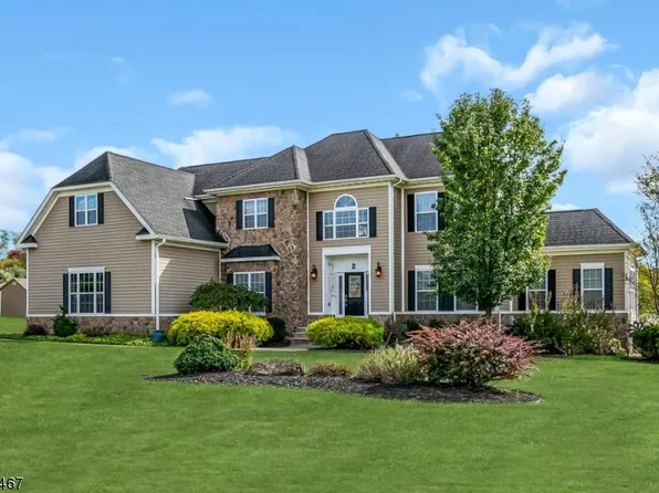 2 Glacier Way, Union Twp., NJ 08867