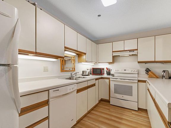 4th image of 1666 Coffman St APT 223
