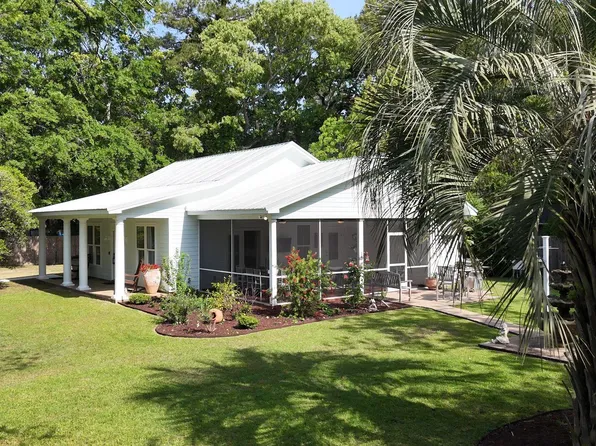 104 Waccamaw Dr, Summerville, SC 29485