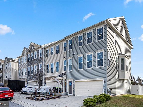 3rd image of 1433 Livingston Sq