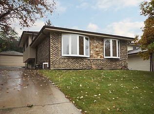 120 Spring Ave, Glen Ellyn, IL 60137