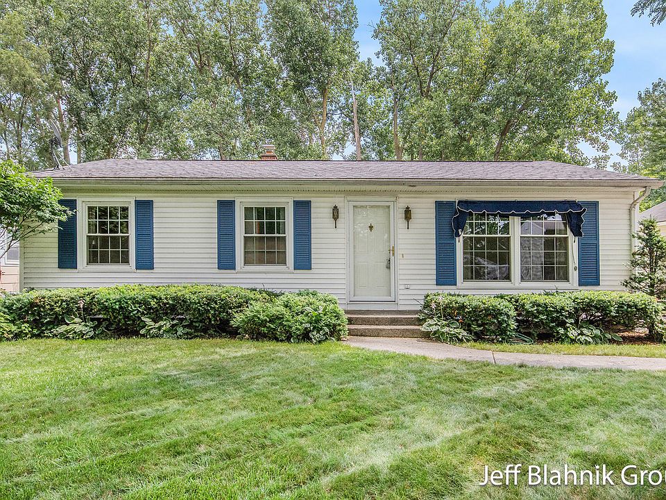 1st image of 2166 Chesapeake Dr NE