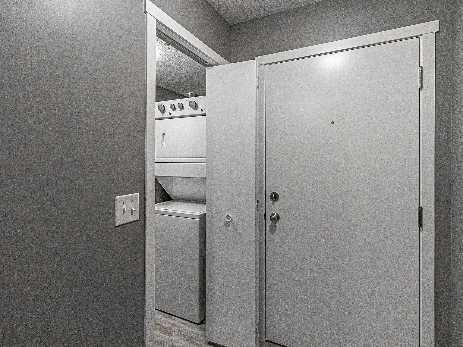 #2221 Skyview Landing! Stunning 2 Bed/2 Bath W/ Laundry, And Underground Heated Parking! — Photo 2