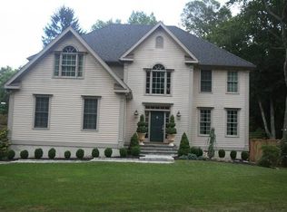 1520 Round Hill Rd, Fairfield, CT 06824