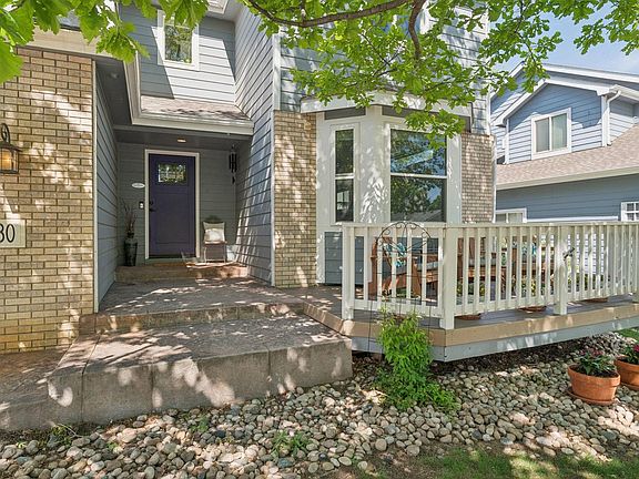 3rd image of 380 Blackstone Cir