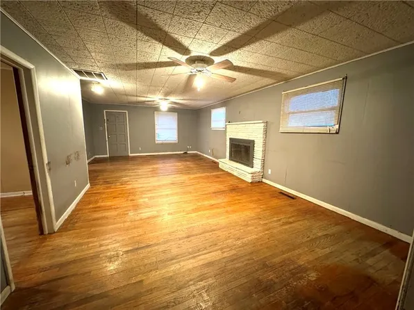 309 W Park St, Pittsburg, KS 66762