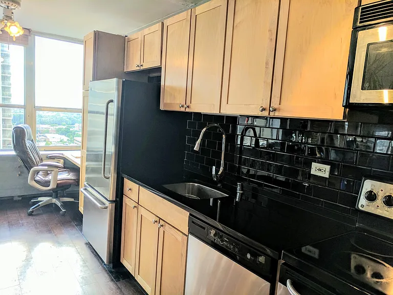 655 W Irving Park Rd #2117 — Photo 6