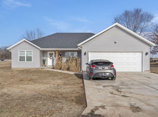 902 E Auburn Dr, Ash Grove, MO 65604