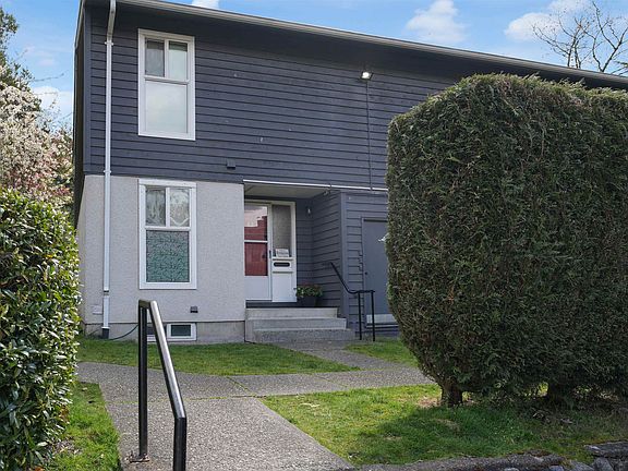 5th image of 315 Schoolhouse St #25