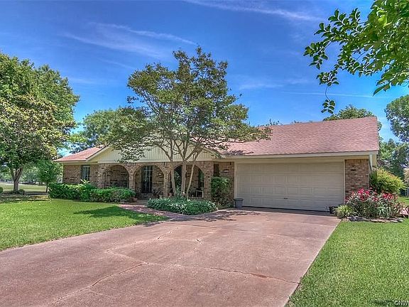 3rd image of 226 Benoist Cir