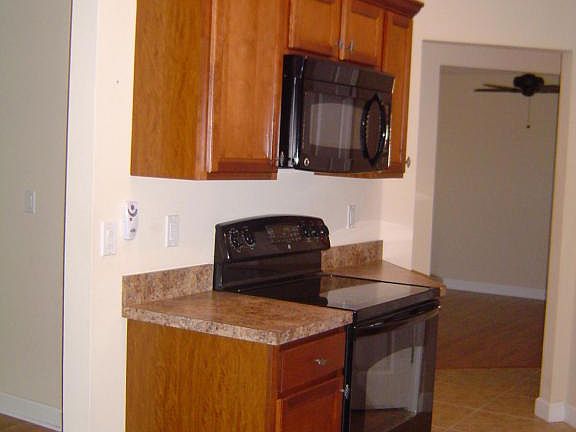 3rd image of 268 Catriona Dr