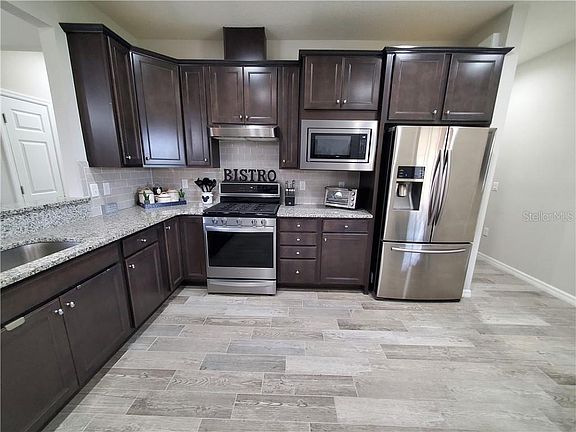 3rd image of 1020 Salamanca Pl
