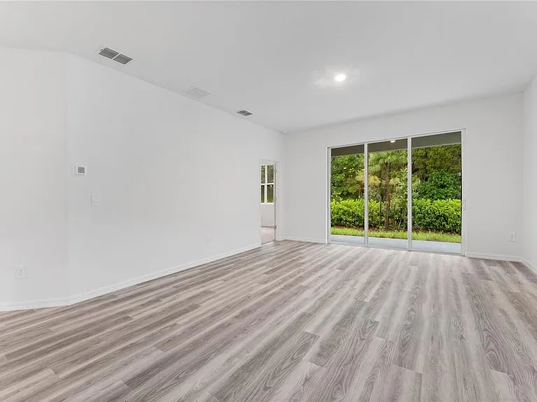 31351 Paper Birch St — Photo 5