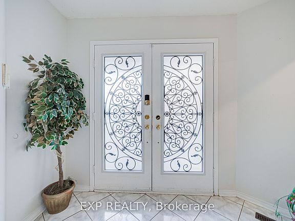 2nd image of 211 Sophia Rd