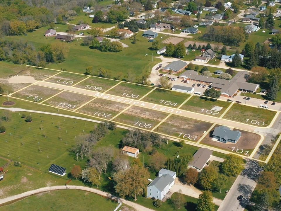 2nd image of 100 Maverick Ln