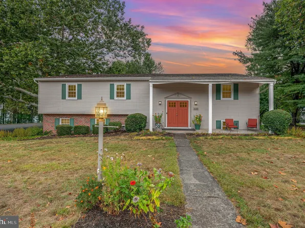 2120 Sycamore Dr, Harrisburg, PA 17112