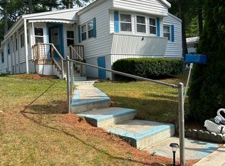 4 Forestdale Dr, Halifax, MA 02338