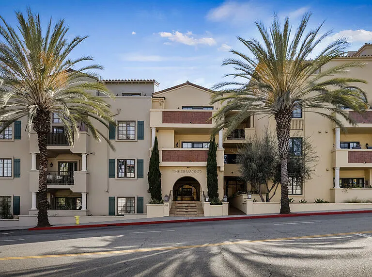 851 N San Vicente Blvd #102 — Photo 1