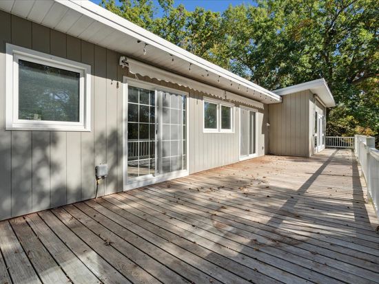 22194 260th St, Delhi, IA 52223