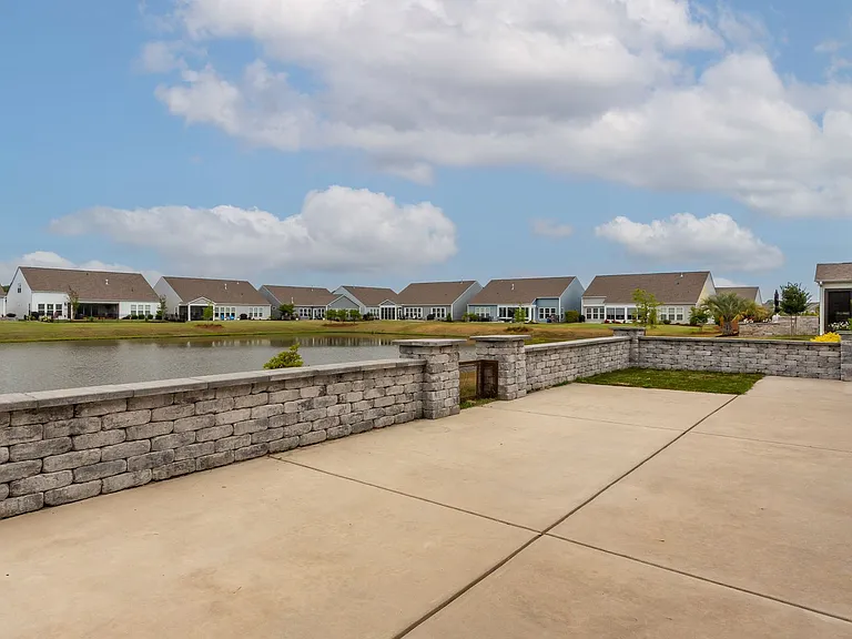 7129 Spoleto Dr — Photo 43