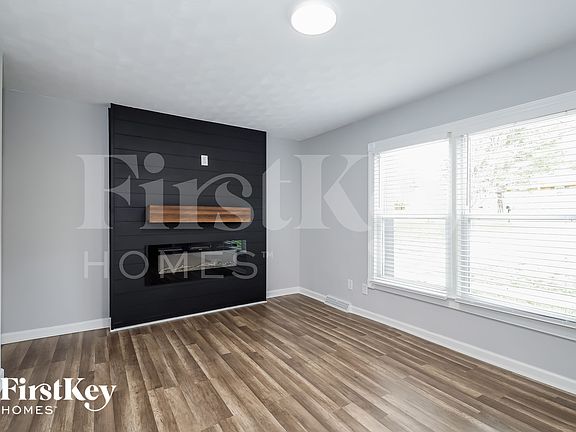 3rd image of 2816 Scarlet Cir