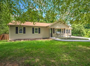 355 Cusick Cir, Lenoir City, TN 37772