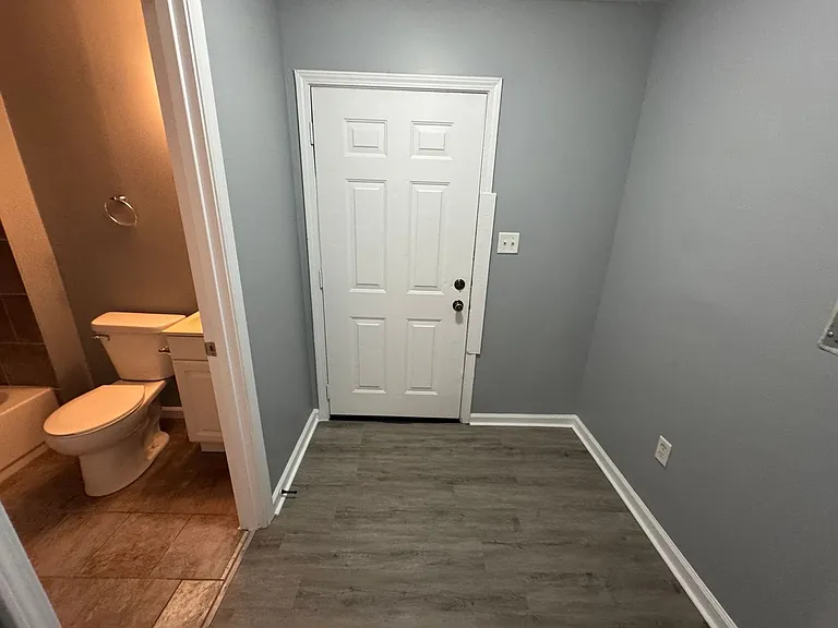 1122 S Sheffield Ave — Photo 13