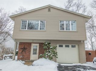 17 Hickory Dr, Stanhope, NJ 07874