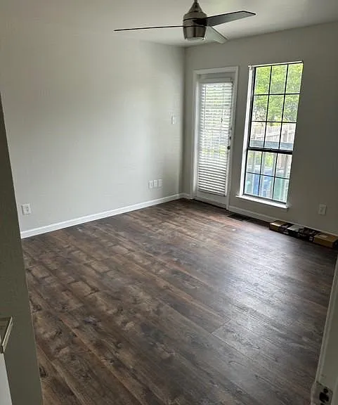 4520 Speedway #A — Photo 10