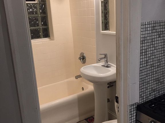 5th image of 5135 S Kenwood Ave APT 604