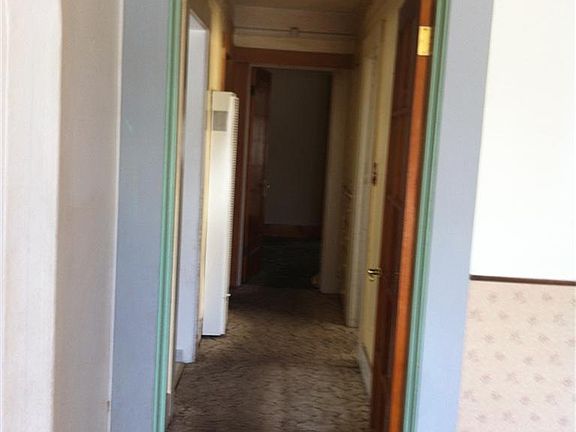4th image of 925 N Safford Ave