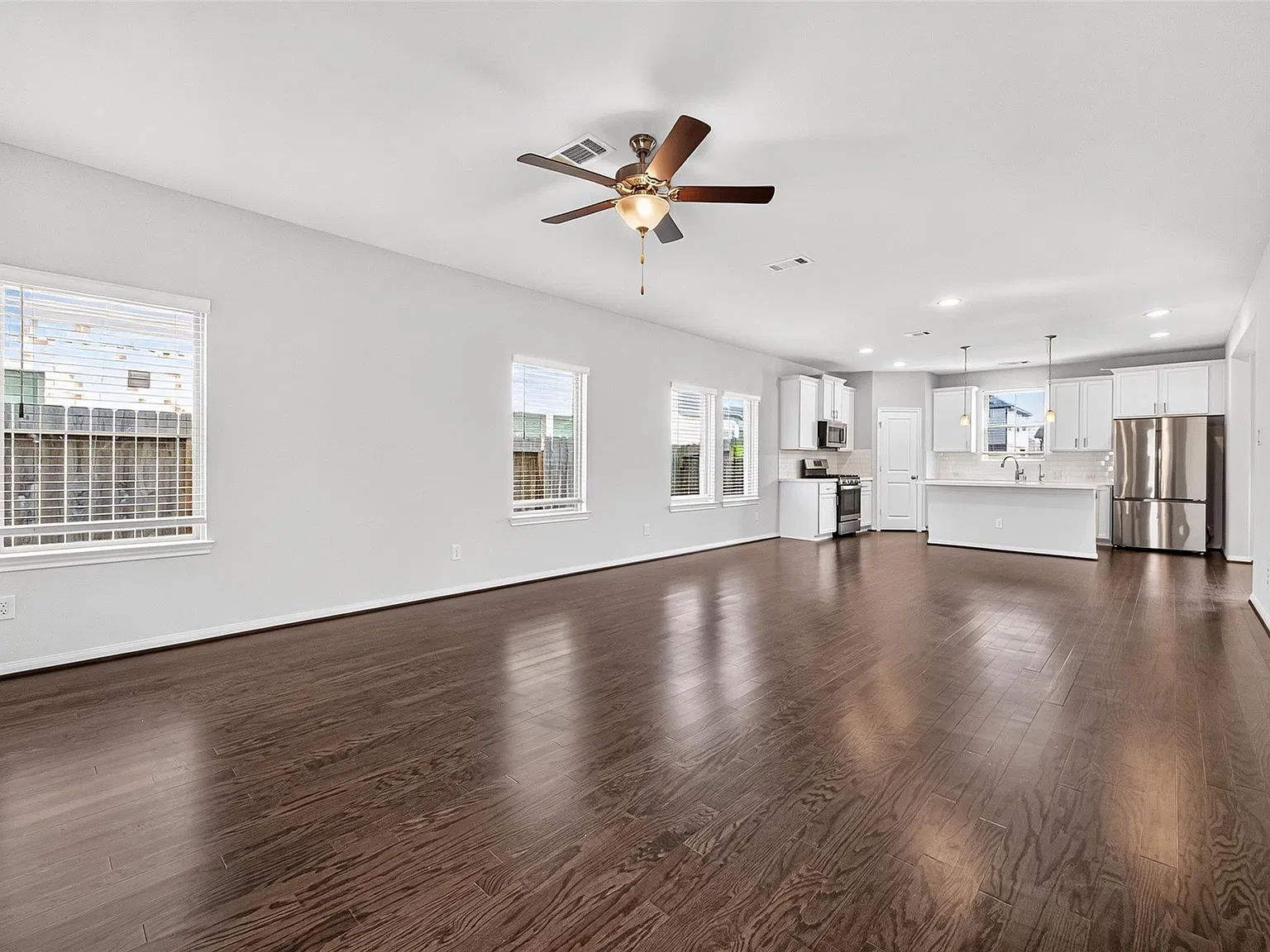 4 bed, 2.5 bath, 2248 sqft, $2,350 — Photo 4