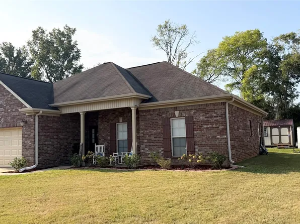 5430 Cedar Creek Dr, Bessemer, AL 35022