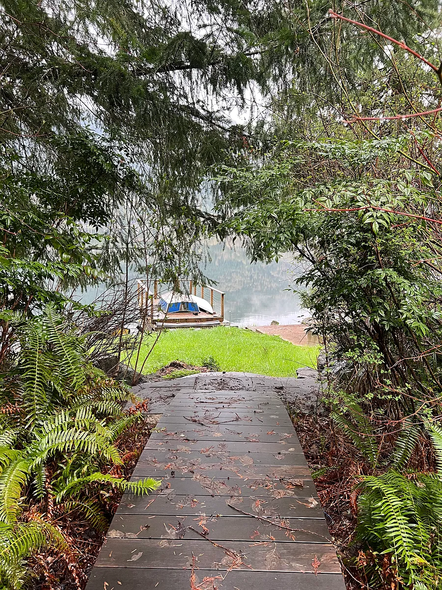 Building Photo - W Lake Samish Dr