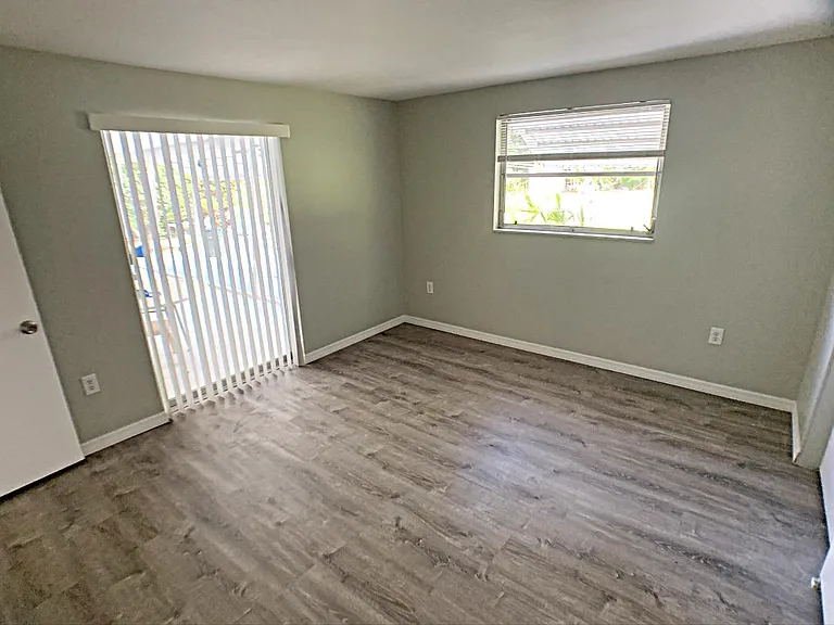 12313 Harland Ave — Photo 18